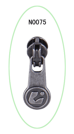 穿心尼动大圆标